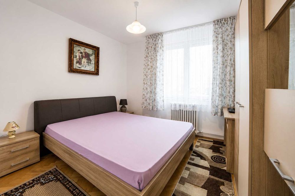 Apartament 3 camere – Piața Operei | Etaj intermediar | Lift | Curte privată | Teren în proprietate