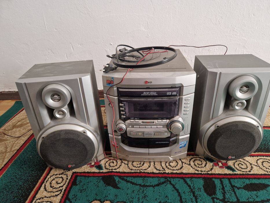 Музыкальный центр