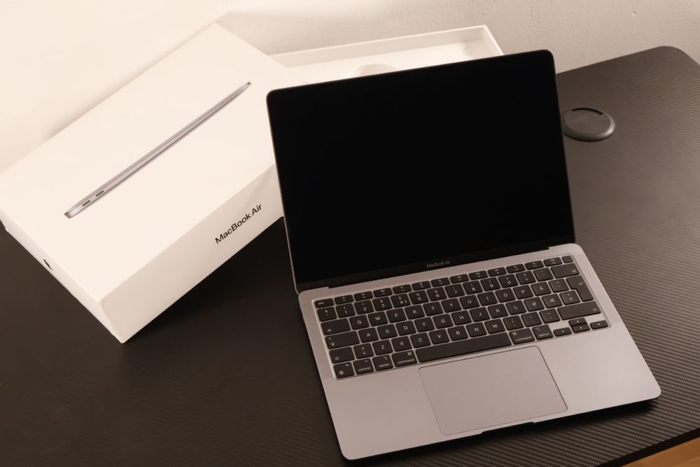 Apple Macbook Air M1 13.6” 512GB Midnight