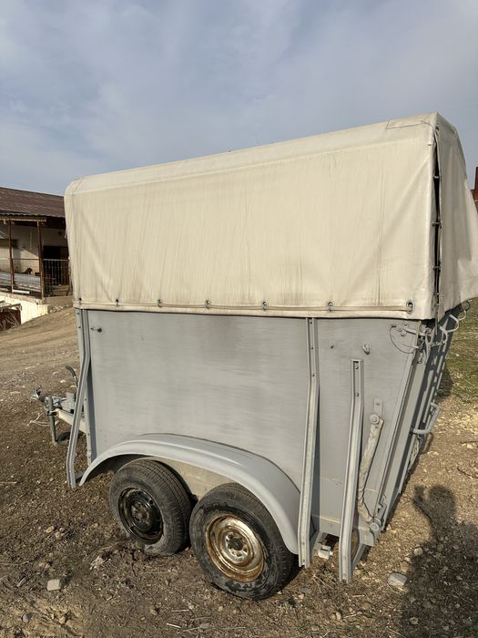 Прицеп-коневозка