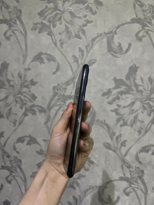 Продам айфон 11 про макс