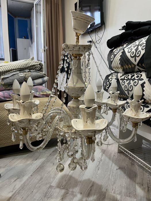 Продам большую люстру