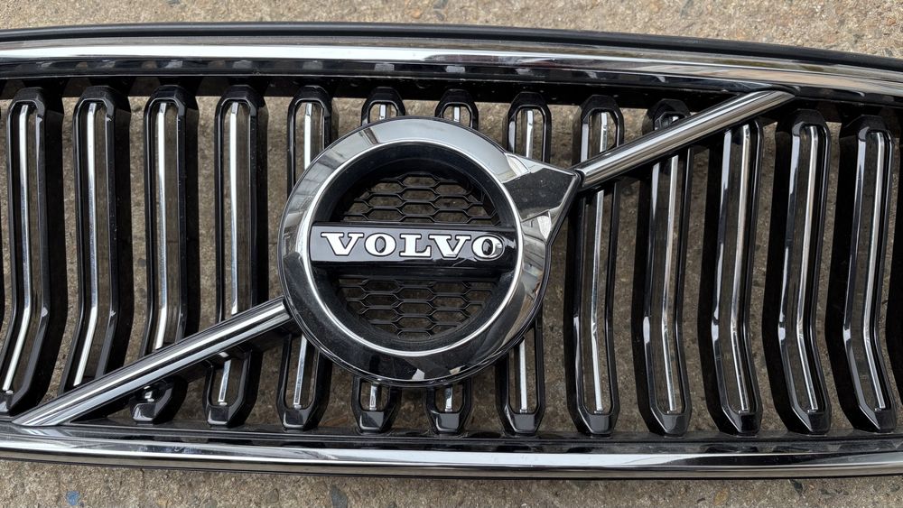 Решетка за Volvo xc40