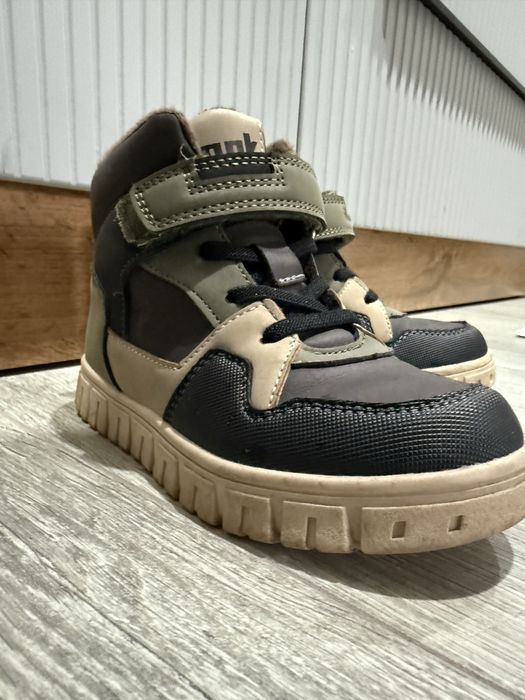 Продам детскую обувь