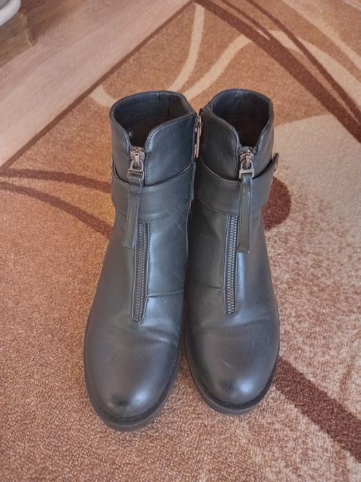 Дамски зимни  боти