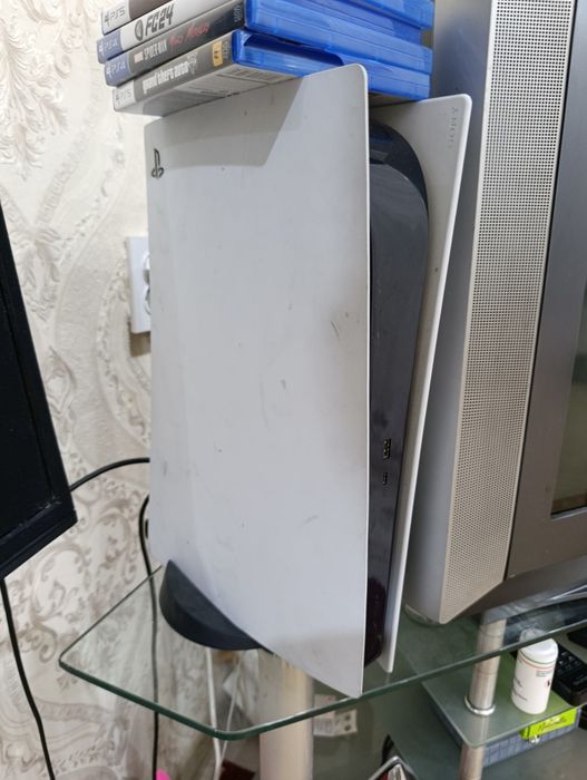 Продам пс 5 хорошем состояние много игр