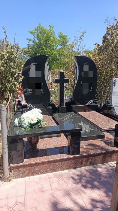 Изготовление и установка памятников.