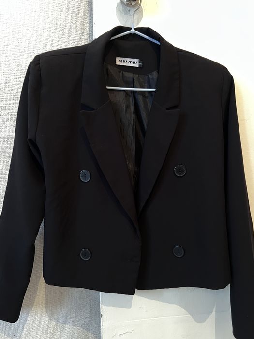 Продам короткий пиджак