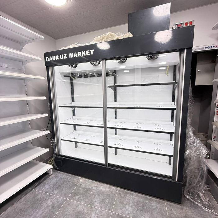 Холодильник витрина продаётся