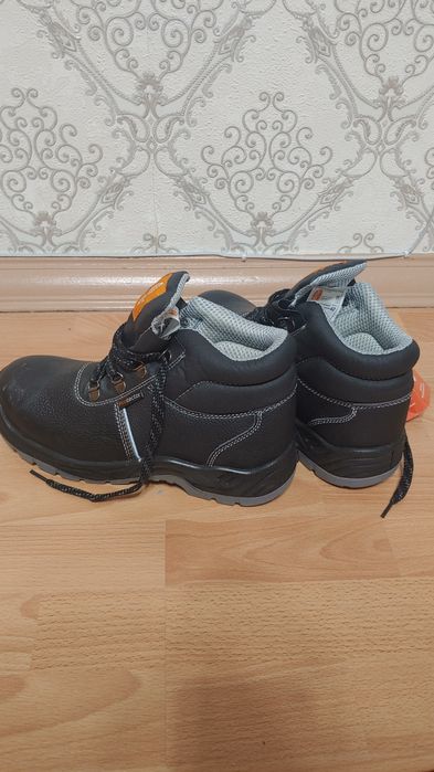 Рабочие спецботинки