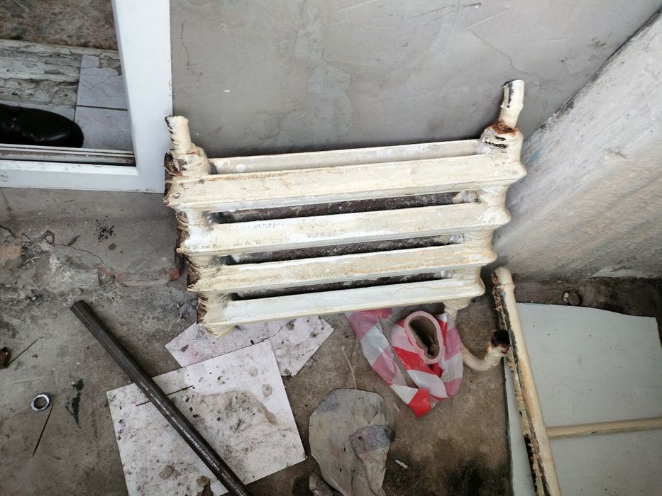 Продам чугунные батареи