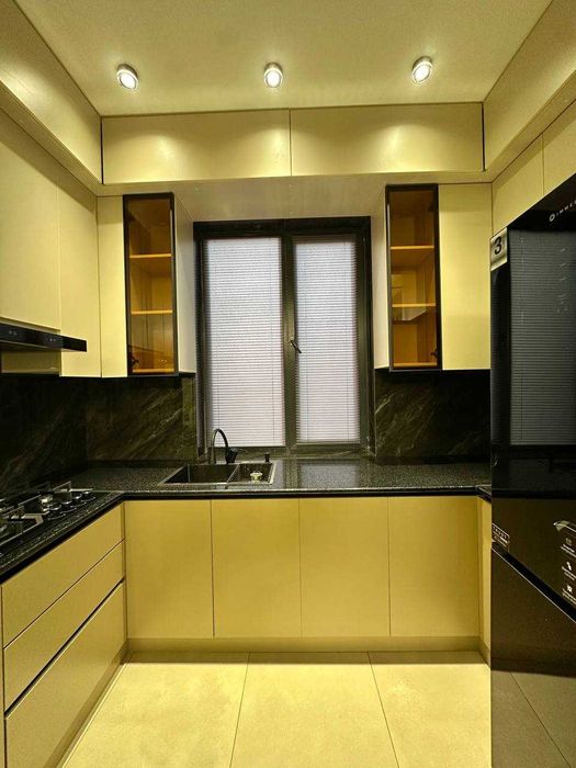 3х комнатная квартира на 5м этаже, Лифт, Мирзо Улугбека.