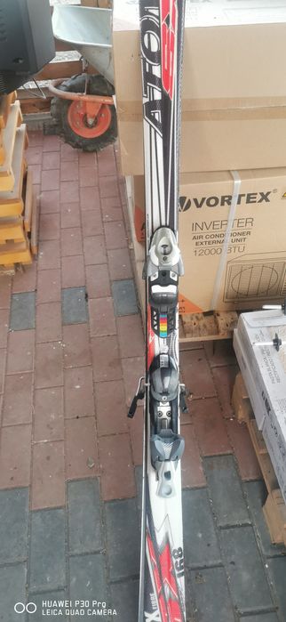 Echipament pentru schiori