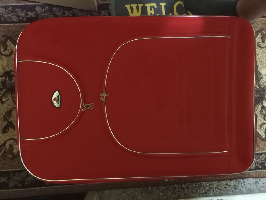 Голям Пътен Куфар Ormi Като Нов