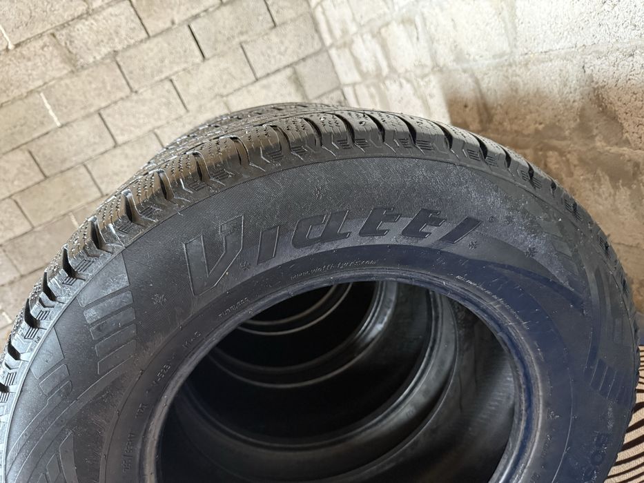 Зимний покрышки в хорошем состояний