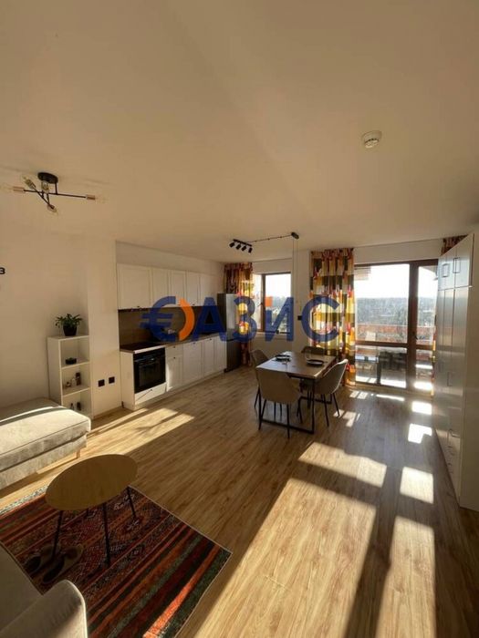 Голямо студио в комплекс "Гардения Хилс", 2 етаж, България, Слънчев