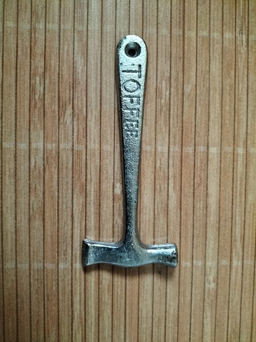 Ciocanel vechi USA WALKERS & Toffee metal perioada interbelica