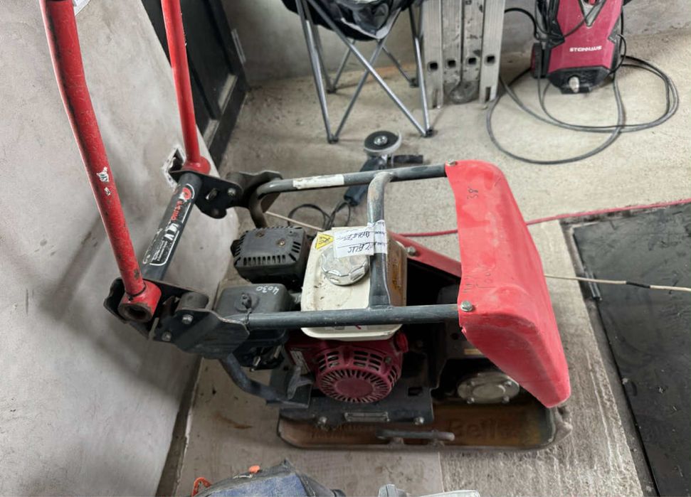 De inchiriat compactor /drujba beton / generator 110/220 / turbojet