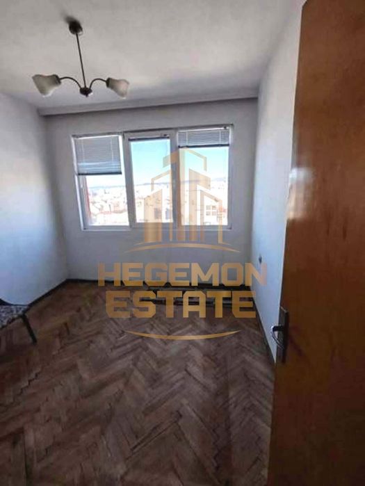 Продава се Четиристаен апартамент в Варна, Център - 85 кв.м за 1368 €/кв.м - Снимка #2
