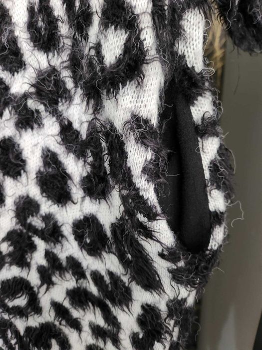 Продавам дамско манто от 100% вълна