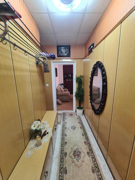 Продава се Тристаен апартамент в Хасково, Любен Каравелов - 79 кв.м за 1033 €/кв.м - Снимка #2