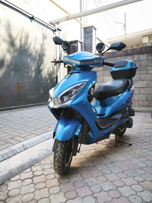 Мопед рабочий в комплекте с шлемом