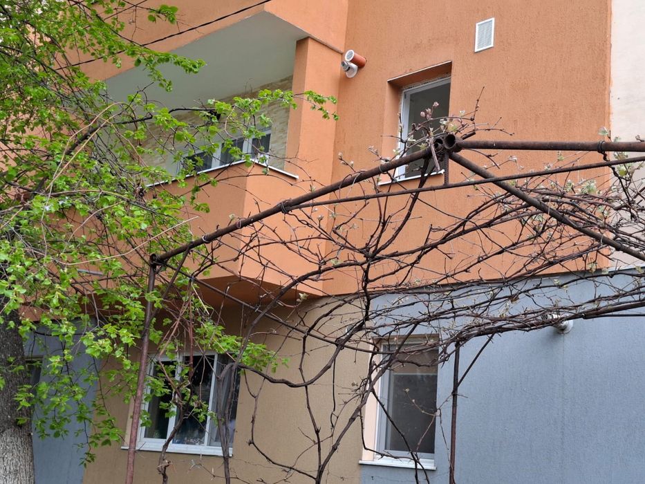 Apartament 2 camere , 53mp +balcon 5 mp ,et .1 parcul Teilor