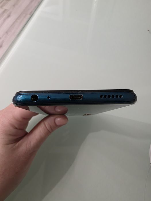 Продам смартфон Vivo 1904, 3/64