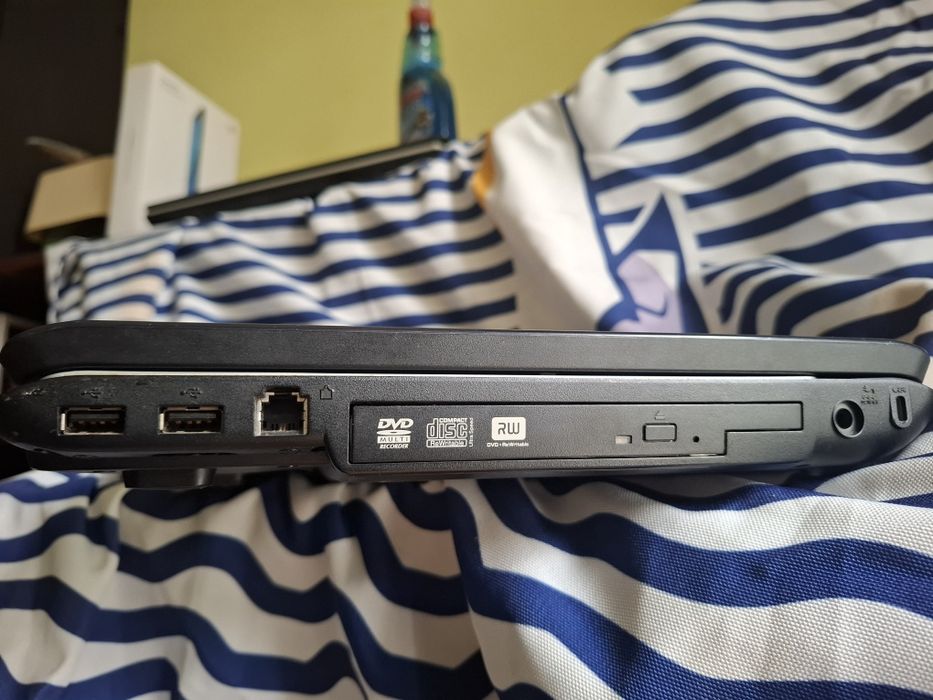 Продавам два лаптопа Toshiba Satellite A200 и  MSI. Работещи за части