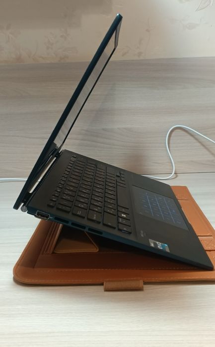 Ультрабук Asus ZenBook OLED