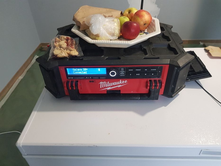 Vand radio milwaukee m18