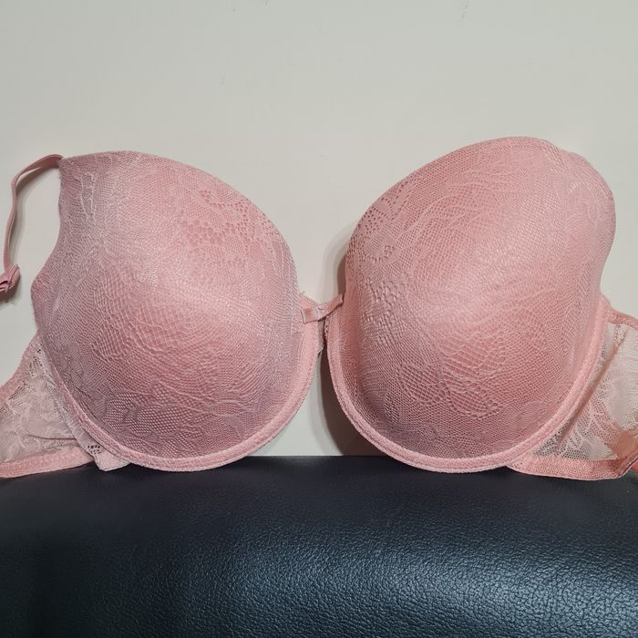 Сутиени три броя