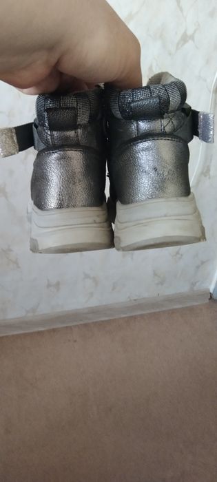 Продам ботиночки для девочки.