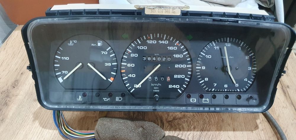 Щиток приборов Passat B3