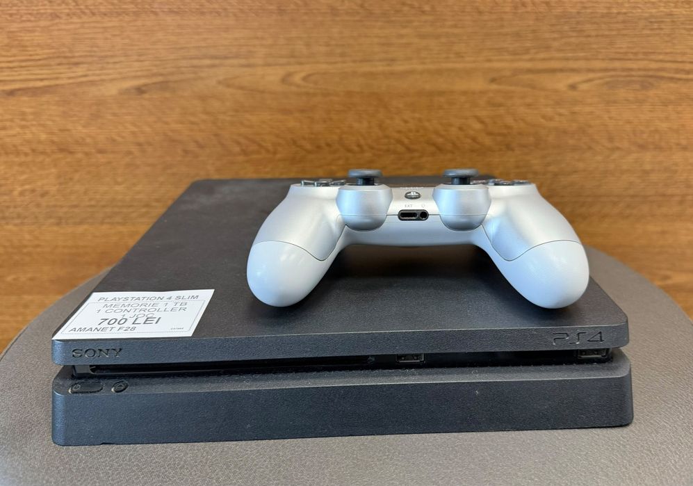 Amanet F28: Consola PS4 Slim