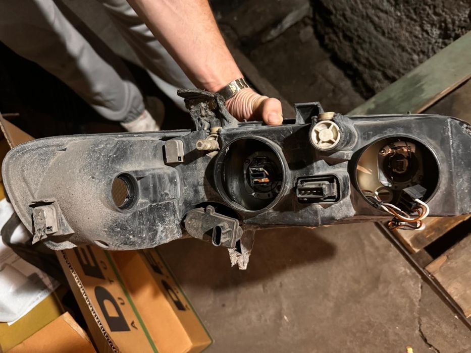 Фара левая на opel vecrta b 2000г