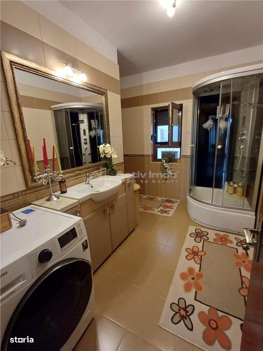 Casa  de lux  de vanzare in Sura Mare