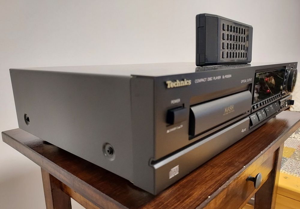 Technics CD player  SL-PG500  cu telecomanda originala