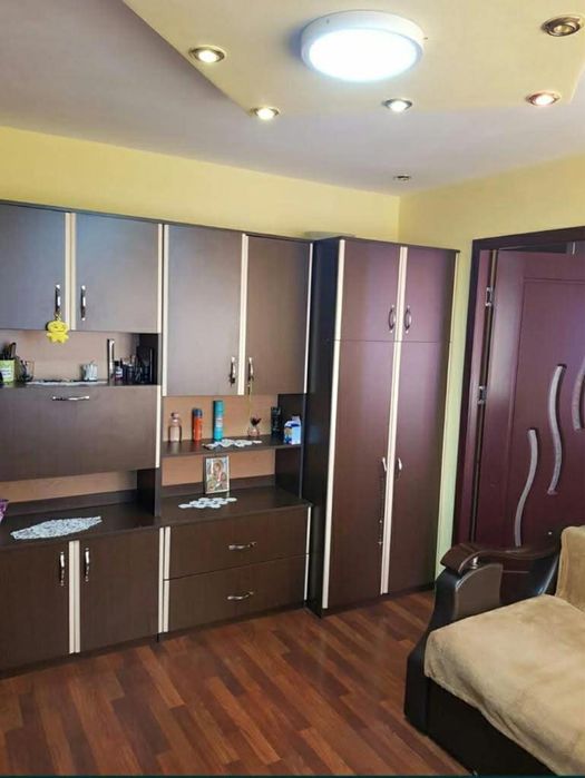 Vand apartament complet mobilat si utilat cu 2 camere in Libertarii