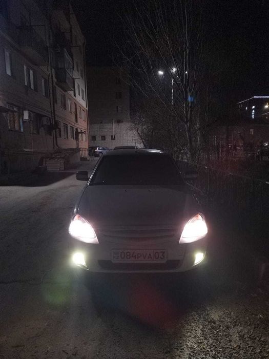 Продам приору седан