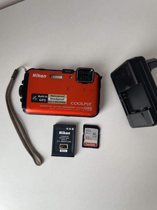 Aparat Foto Digital NIKON CoolPix AW100 16.0 MP Orange Full HD 32GB Waterproof Shockproof GPS