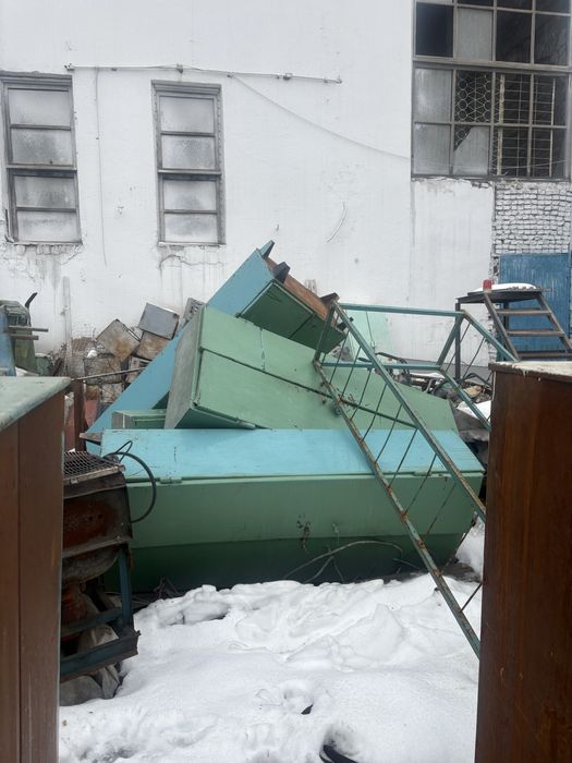 Металлический ящик