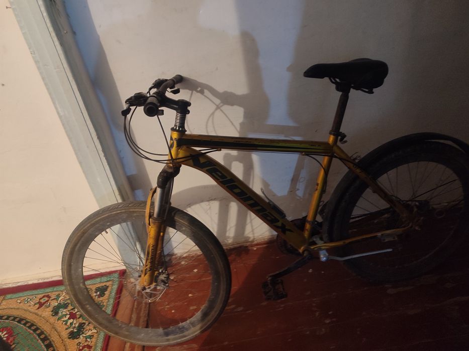 Velomax nomli velik sotiladi skorsli rangi sariq haydashga yaxshi