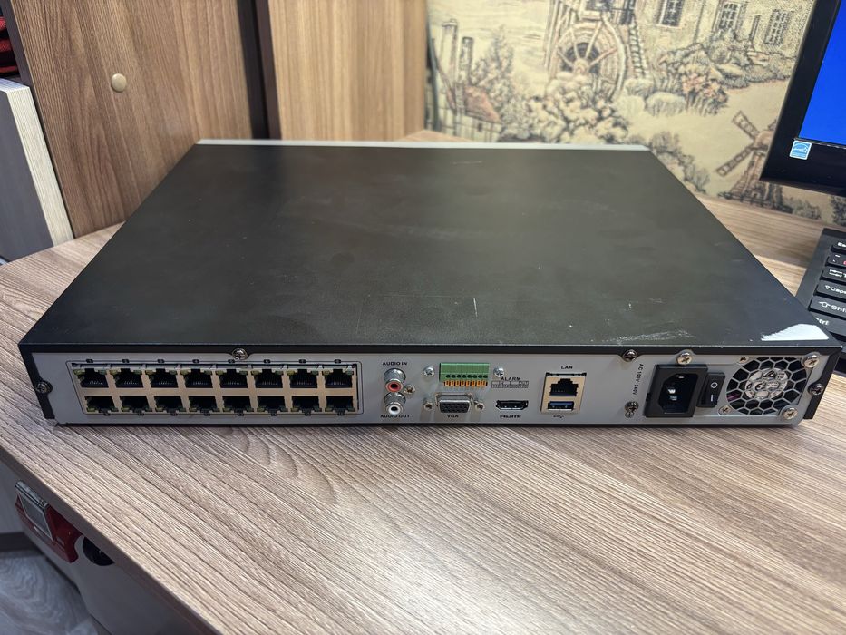 Видеорегистратор Hikvision с POE