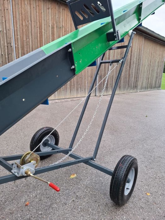 Транспортьор ,нов