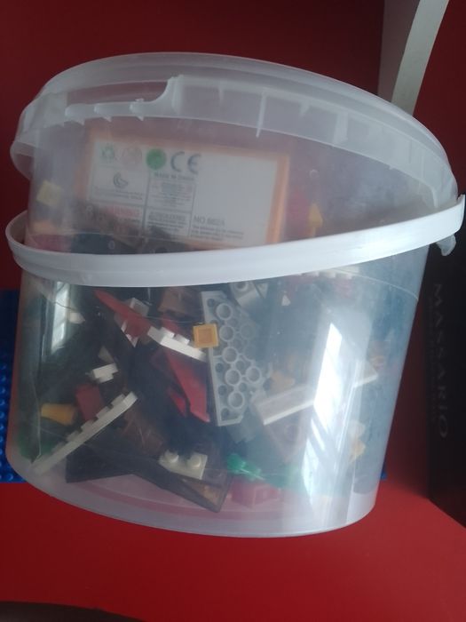 Машинки ,лего ,пазлы