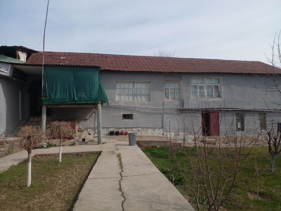 Срочна ховли уй сотилади 13 сотик ремонтлари бор манзил химпром кипчок