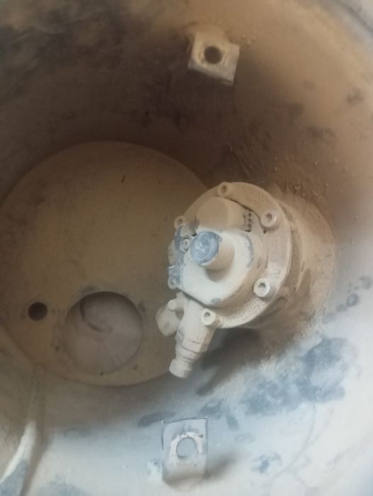 Газовый балон и редуктор для авто