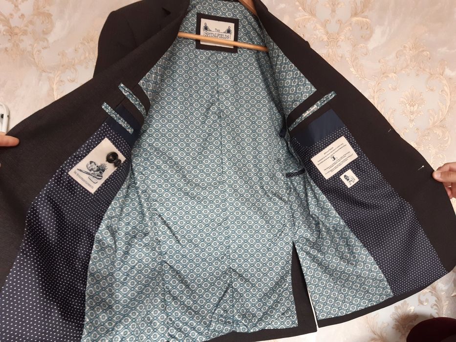 Costum bărbătesc nou