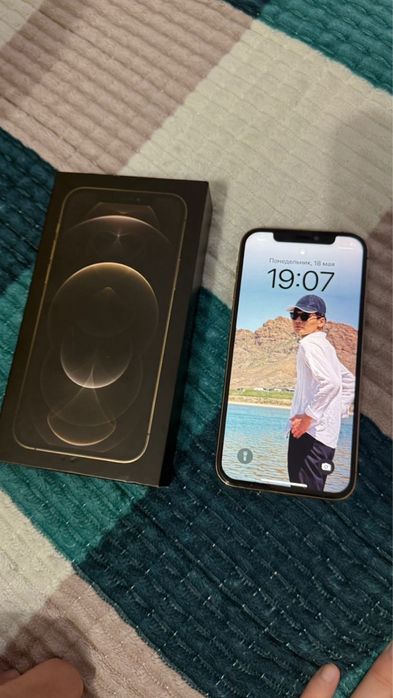 iphone 12 pro.